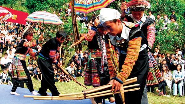 Carácter comunitario de los étnicos Mong